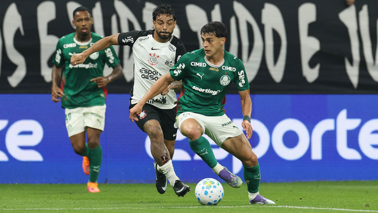 Palmeiras e Corinthians empatam na Neo Qu&iacute;mica Arena 