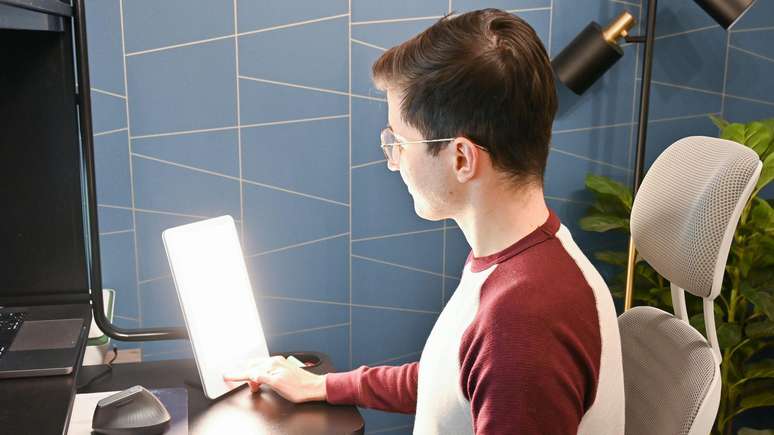 As l&acirc;mpadas usadas para o tratamento da depress&atilde;o sazonal nos deixam mais despertos no in&iacute;cio do dia, segundo estudos