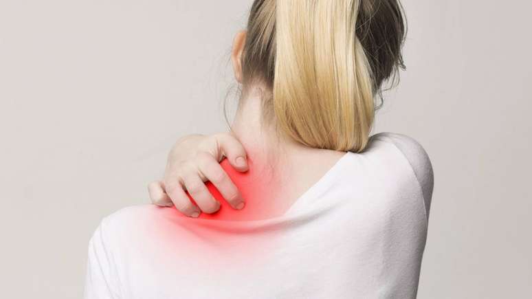 Co&ccedil;ar e n&atilde;o resolver? Quando a coceira &eacute; localizada e persistente, vale investigar causa neurop&aacute;tica &ndash; depositphotos.com / Milkos