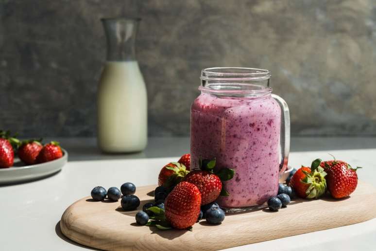 Shake vegano de frutas vermelhas e tofu 