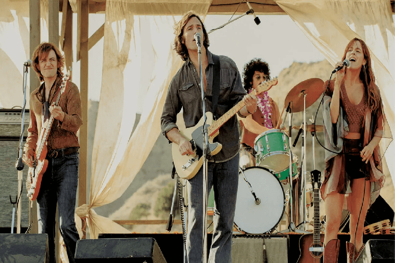 Em &ldquo;Daisy Jones & The Six&rdquo;, uma banda enfrenta o peso da fama enquanto rela&ccedil;&otilde;es intensas amea&ccedil;am seu sucesso 