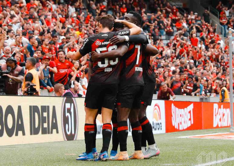 Athletico venceu a Chapecoense por 2 a 0 na Arena da Baixada &ndash;