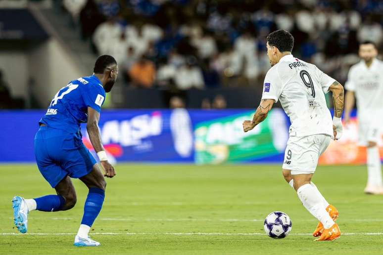 Roberto Firmino em a&ccedil;&atilde;o na partida contra o Al Hilal &ndash;