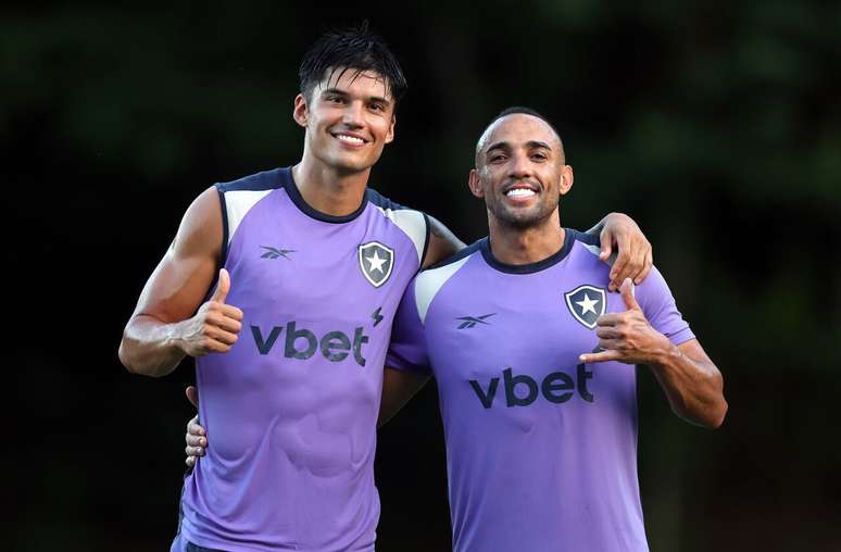 Joaqu&iacute;n Correa e Mar&ccedil;al j&aacute; participam dos treinos do Botafogo, no CT Lonier &ndash;
