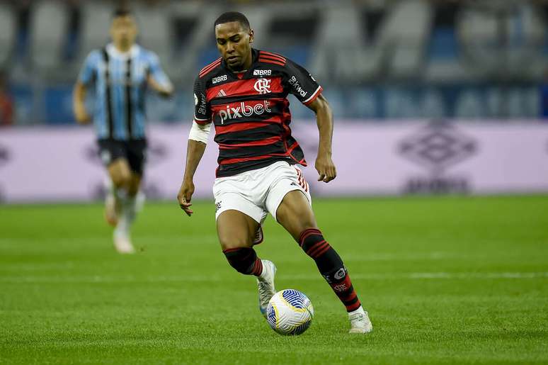 Lorran em a&ccedil;&atilde;o pelo Flamengo &ndash;