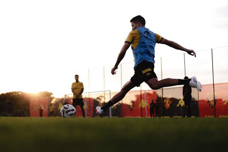 Sport ainda ter&aacute; t&eacute;cnico interino contra o Maranh&atilde;o &ndash;