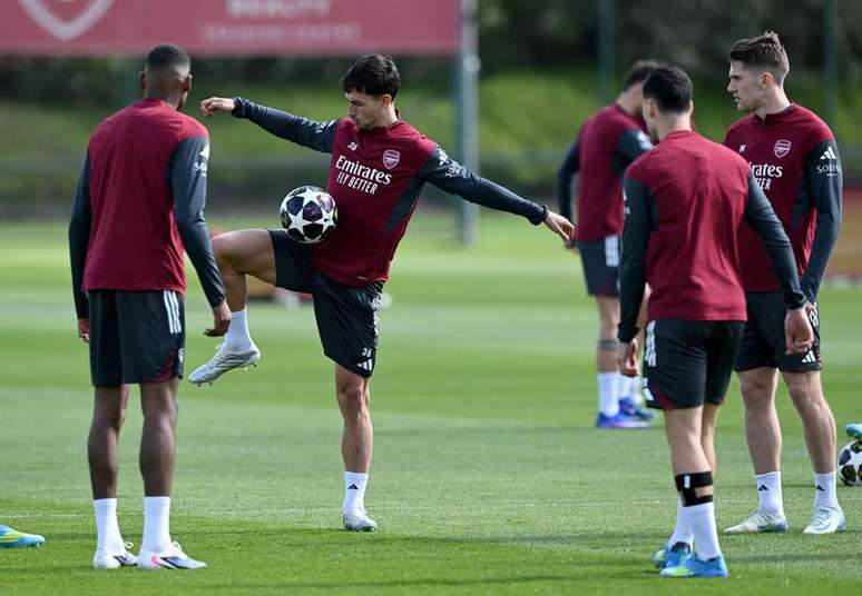 Jogadores dos Gunners durante treinamento da equipe &ndash;