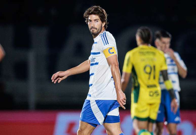 Lucas Silva compareceu ao vel&oacute;rio do torcedor &ndash;