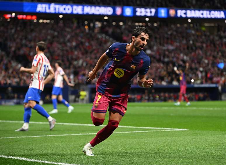 Ferr&aacute;n Torres comemorando o segundo do Barcelona 