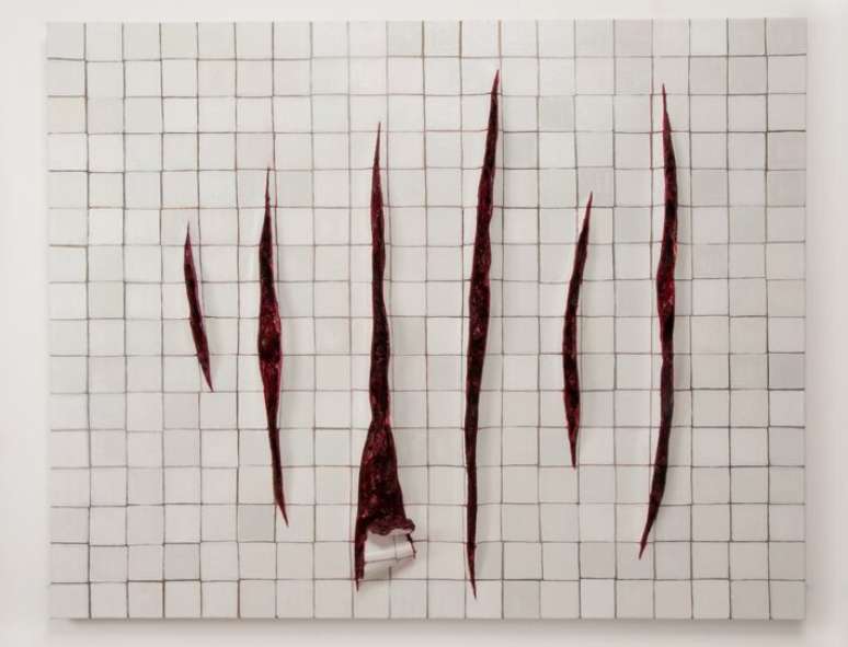 Parede com incis&otilde;es, de Adriana Varej&atilde;o, estar&aacute; no pavilh&atilde;o brasileiro da Bienal de Veneza 2026;