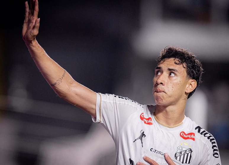 Gabriel Bontempo em a&ccedil;&atilde;o com a camisa do Peixe na vit&oacute;ria sobre o Atlético-MG na Vila Belmiro &ndash; Fotos Raul Baretta/ Santos FC