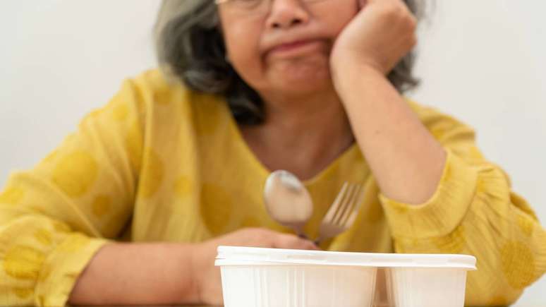 A falta de apetite na doen&ccedil;a faz parte de um &ldquo;modo de defesa&rdquo;, que redireciona energia da digest&atilde;o para a imunidade &ndash; depositphotos.com / Prot56