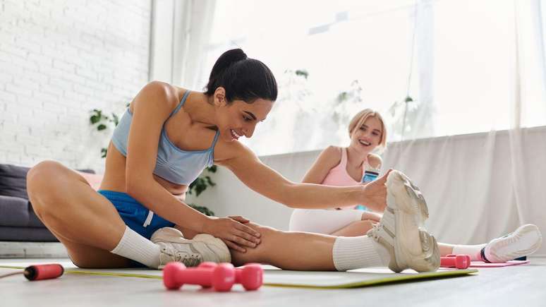 మీ వ్యాయామ సమయంలో సాగదీయడం ఎప్పుడు అని చూడండి