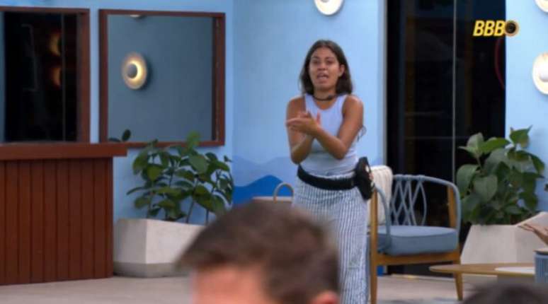 Gabriela discutiu com aliados e jogou pulseira do Vip no ch&atilde;o