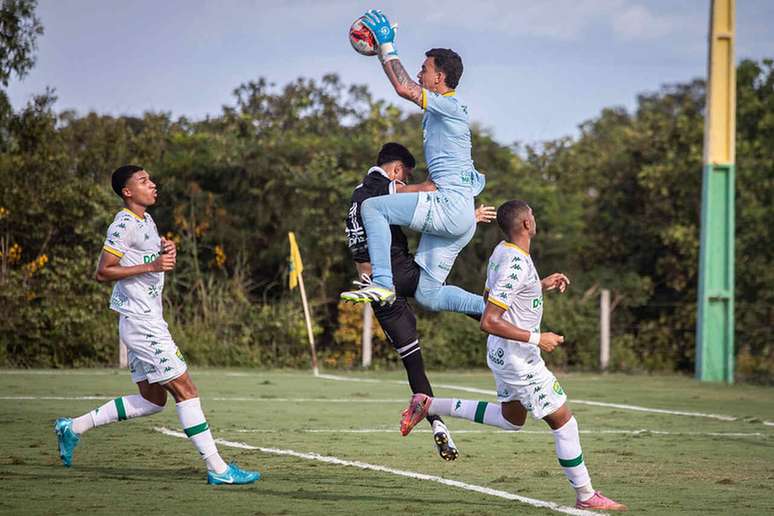 Chuveirinho que n&atilde;o deu em nada! Botafogo anda mal das pernas no Sub-20 &ndash;