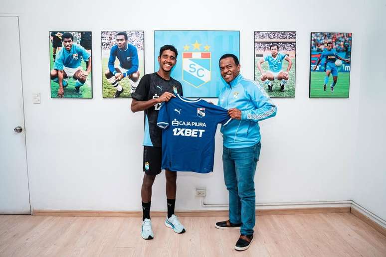 Gabriel &eacute; apresentado pelo Sporting Cristal