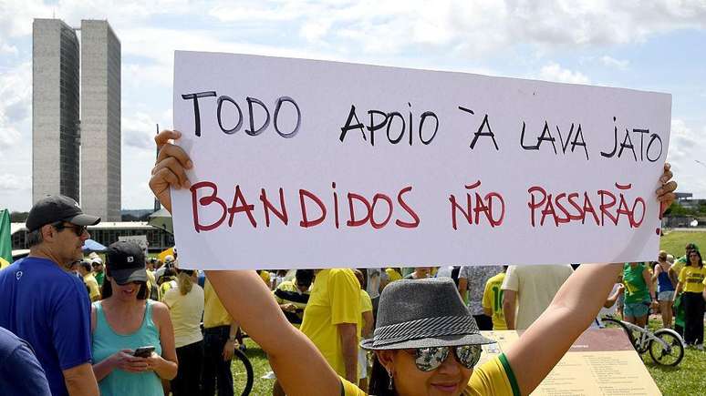 Manifesta&ccedil;&atilde;o em apoio &agrave; Lava Jato em dezembro de 2016, ano do auge da opera&ccedil;&atilde;o