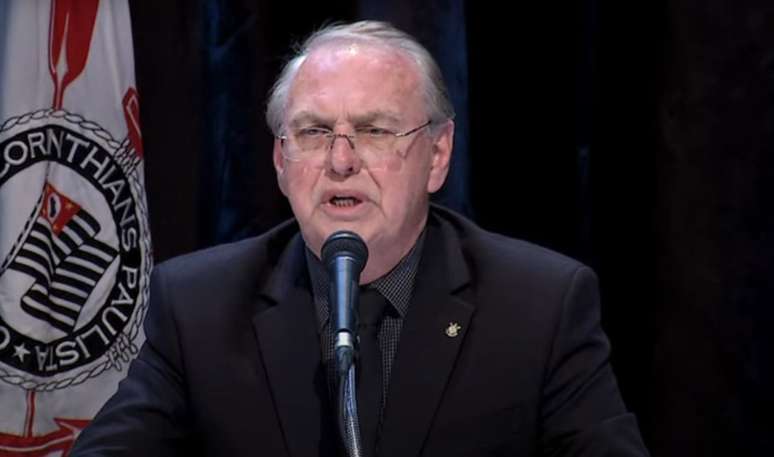 Pedido de impeachment contra Osmar Stabile agita bastidores do Corinthians &ndash;