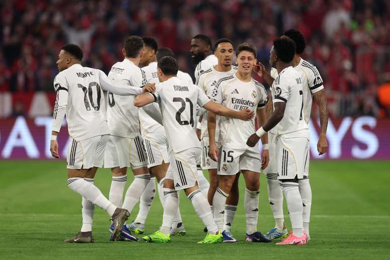 Arda Guler comemorando o segundo gol 