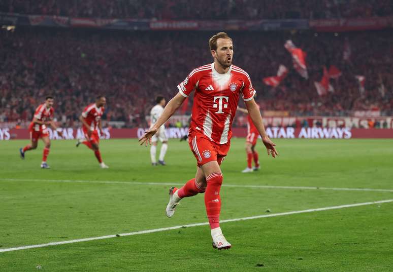 Harry Kane comemorando o empate do Bayern de Munique 