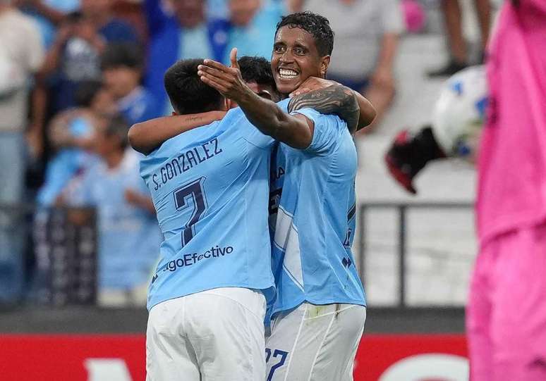 Sporting Cristal lidera o grupo F da Libertadores &ndash;