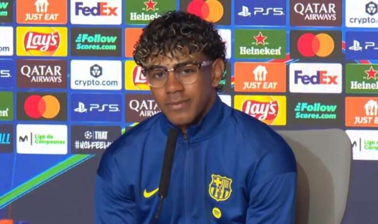 Lamine Yamal em entrevista coletiva da Champions League.