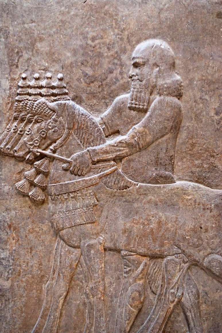 'Na &eacute;poca, n&atilde;o havia cartas', segundo Cutillas. 'Eles usavam uma esp&eacute;cie de bola de argila. Eram interc&acirc;mbios entre o governo central e as diferentes prov&iacute;ncias.'