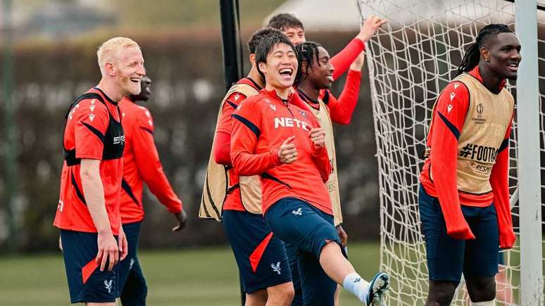 Atividade de prepara&ccedil;&atilde;o dos ingleses antes de encarar a Fiorentina &ndash;