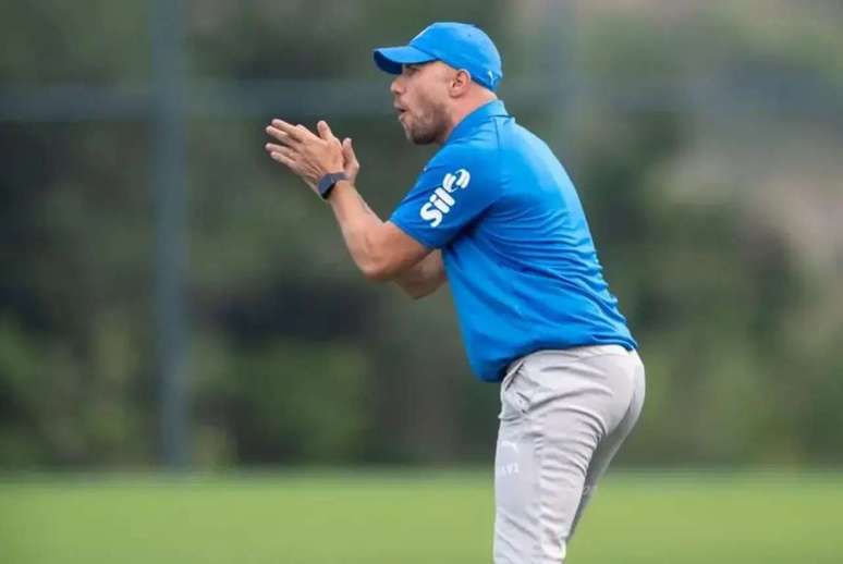 Allan Barcellos estreia com goleada &agrave; frente do Palmeiras &ndash;