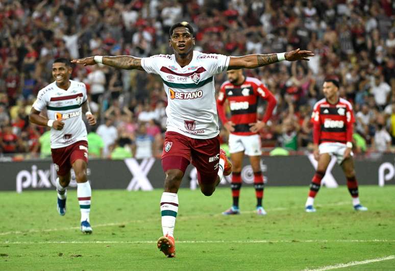 ஃபிளமெங்கோவுக்கு எதிராக யோனி கோன்சலஸ் கோலைக் கொண்டாடினார்