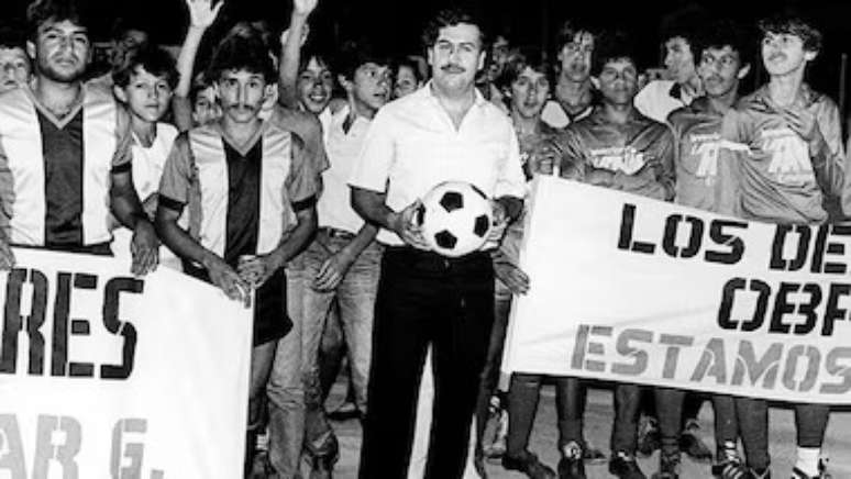 பாப்லோ எஸ்கோபார் ஒரு கால்பந்து ரசிகர்