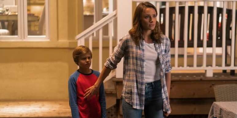 Destinos de Becca (Shantel VanSanten) e Ryan (Cameron Crovetti) s&atilde;o bem diferentes na adapta&ccedil;&atilde;o televisiva de 'The Boys'