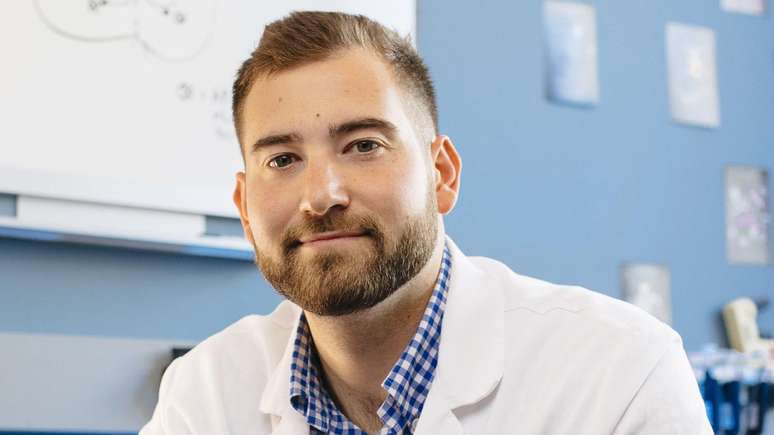 Ben Rein descreve a comunica&ccedil;&atilde;o online como "fast food para o c&eacute;rebro social"