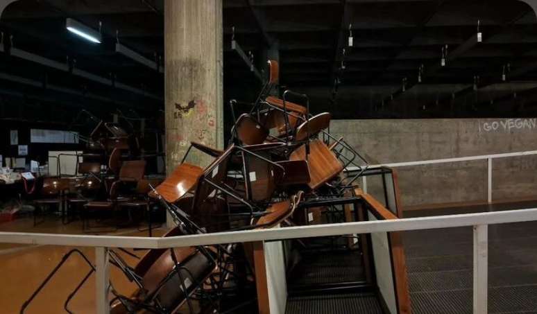 Piquete feito por estudantes na Faculdade de Arquitetura e Urbanismo e de Design da USP.