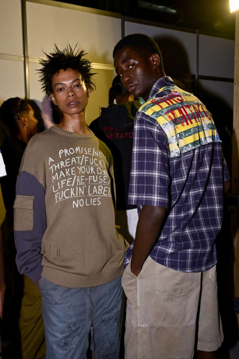 Pedro Andrade e o fillho no desfile Piet + Pool no Rio Fashion Week 