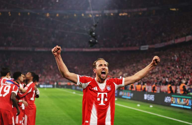 Harry Kane comemorando a classifica&ccedil;&atilde;o do Bayern de Munique 