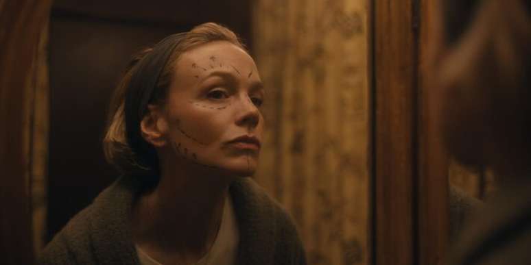 Carey Mulligan interpreta Lindsay Crane-Martin na segunda temporada de Treta, da Netflix; personagem busca procedimentos est&eacute;ticos para consertar casamento fraturado
