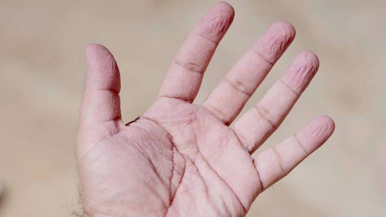 Depois de alguns minutos na &aacute;gua, o corpo ativa um modo especial de adapta&ccedil;&atilde;o &ndash; depositphotos.com / golib.tolibov.gmail.com