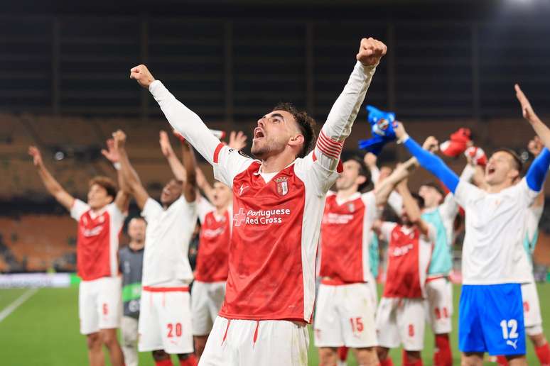 Jogadores do Braga comemorando a classifica&ccedil;&atilde;o 