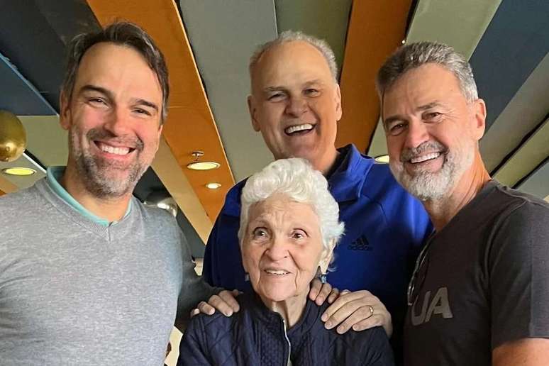 Tadeu e Oscar em fam&iacute;lia 