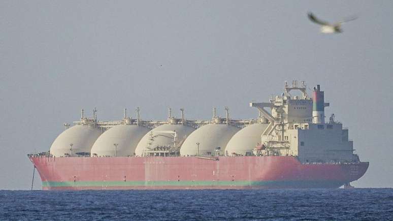 As For&ccedil;as Armadas iranianas amea&ccedil;aram a navega&ccedil;&atilde;o no Golfo, no Mar Vermelho e no Golfo de Om&atilde; caso o bloqueio naval dos EUA continue