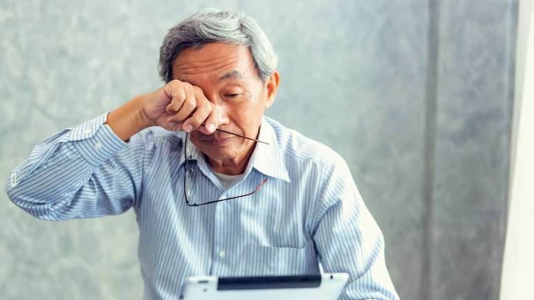 A degenera&ccedil;&atilde;o macular &eacute; uma condi&ccedil;&atilde;o que atinge a regi&atilde;o central da retina, onde est&atilde;o as c&eacute;lulas respons&aacute;veis pela vis&atilde;o de detalhes finos e pelo reconhecimento facial &ndash; depositphotos.com / K.D.P