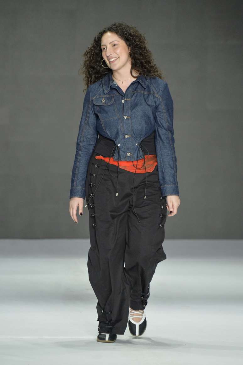 Estilista Karoline Vitto 