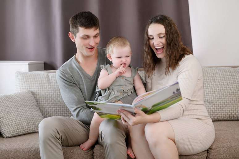 చిన్నప్పటి నుంచి చదవడం వల్ల పిల్లల అభివృద్ధిలో మార్పు వస్తుంది