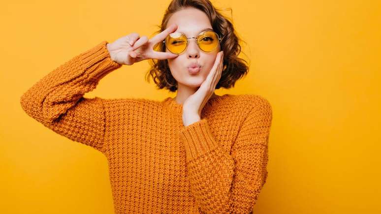 ప్రతి ముఖం రకం కోసం ఉత్తమ షార్ట్ కట్ చూడండి