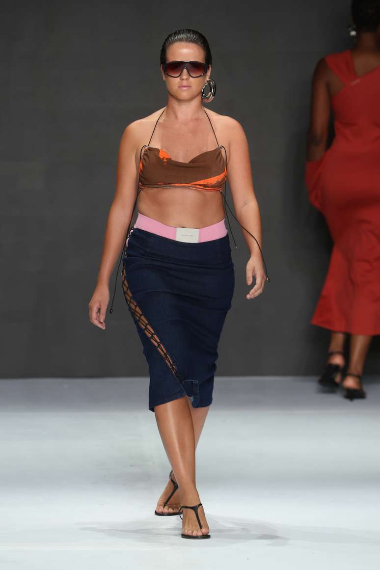 Estilista Karoline Vitto 