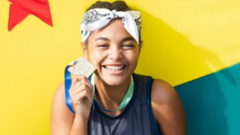 Iandra Reis tem 17 anos e &eacute; atleta paral&iacute;mpica 