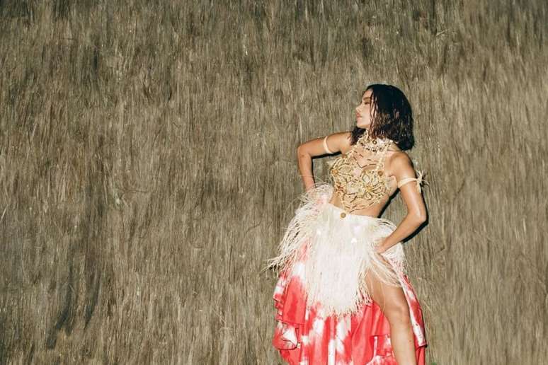 Anitta posa para visuais de seu novo &aacute;lbum