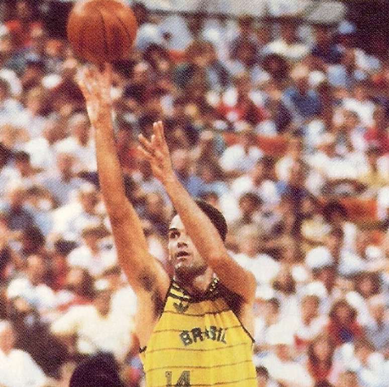 O &iacute;cone do basquete  Oscar Schmidt