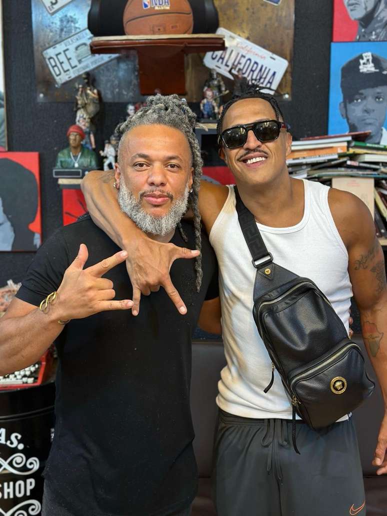 Barbeiro conta que Mano Brown foi um divisor de &aacute;guas em seus neg&oacute;cios e que hoje s&atilde;o grandes amigos